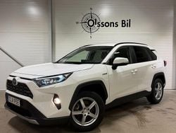 Vit Begagnad 2019 Toyota RAV4 Hybrid SUV | 299 900 kr (Marknadspris)