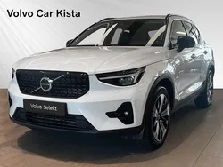 Vit Begagnad 2022 Volvo XC40 Plus SUV | 394 900 kr (Marknadspris)