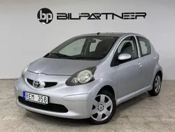 Silver Begagnad 2007 Toyota Aygo Halvkombi | 29 900 kr (Marknadspris)