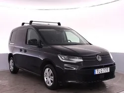 Svart (deep black pärleffekt) Begagnad 2022 VW Caddy Minibuss | 300 000 kr (Lite dyr)