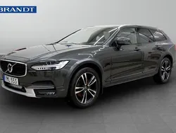 Mörkgrå (grå) Begagnad 2018 Volvo V90 CC Pro Kombi | 299 900 kr (Marknadspris)
