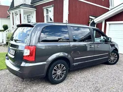 Grå Begagnad 2015 Lancia Voyager Minibuss | 108 000 kr (Bra pris)