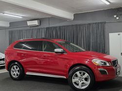Röd Begagnad 2012 Volvo XC60 R-Design SUV | 124 900 kr (Marknadspris)