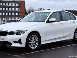 Vit samma som bilen Begagnad 2020 BMW 320 Sport Line Sedan | 309 500 kr (Marknadspris)