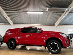 Röd Begagnad 2017 Nissan Navara Pickup | 249 900 kr