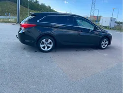 Svart Begagnad 2012 Hyundai i40 Select Kombi | 60 000 kr