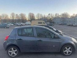 Grå Begagnad 2008 Renault Clio R.S. Halvkombi | 18 000 kr (Bra pris)