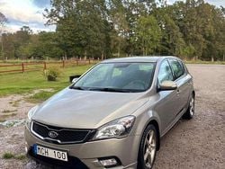 Silver Begagnad 2012 Kia Ceed Premium Halvkombi | 32 500 kr (Superpris)