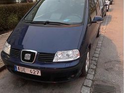 Blå Begagnad 2010 Seat Alhambra Minibuss | 34 800 kr