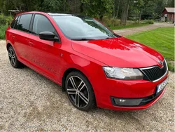 Röd Begagnad 2014 Skoda Rapid Style Halvkombi | 56 900 kr (Marknadspris)