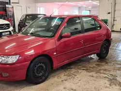 Röd Begagnad 1999 Peugeot 306 Halvkombi | 15 000 kr