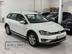 Vit Begagnad 2016 VW Golf Alltrack Kombi | 148 900 kr (Marknadspris)