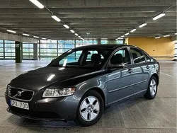 Grå Begagnad 2010 Volvo S40 Kinetic Sedan | 45 000 kr (Marknadspris)