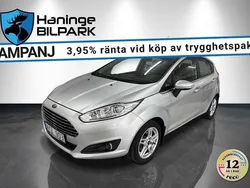 Grå Begagnad 2013 Ford Fiesta Halvkombi | 79 900 kr (Marknadspris)