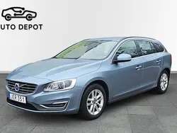 Ljusblå Begagnad 2016 Volvo V60 Business Edition Kombi | 154 000 kr (Marknadspris)
