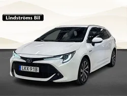 Vit Begagnad 2021 Toyota Corolla Active Kombi | 189 900 kr (Marknadspris)