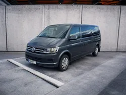 Grå Begagnad 2016 VW Caravelle Comfortline Minibuss | 324 875 kr (Dyr)