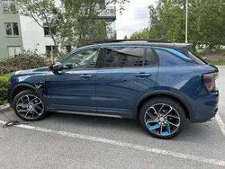 Blå Begagnad 2022 Lynk & Co 01 SUV | 280 000 kr (Marknadspris)