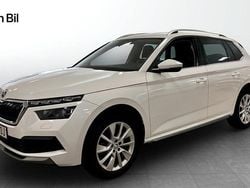 Vit Begagnad 2022 Skoda Kamiq Style SUV | 249 900 kr (Marknadspris)