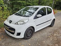 Vit Begagnad 2012 Peugeot 107 Halvkombi | 29 000 kr (Marknadspris)