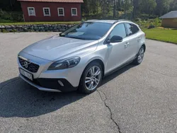 Silver Begagnad 2014 Volvo V40 CC Momentum Kombi | 105 000 kr (Marknadspris)
