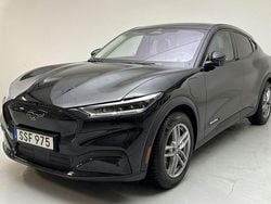 Svart Begagnad 2022 Ford Mustang Mach-E SUV | 368 000 kr (Superpris)