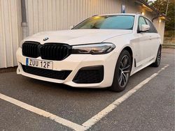 Vit Begagnad 2021 BMW 520 M Sport Kombi | 369 000 kr (Marknadspris)