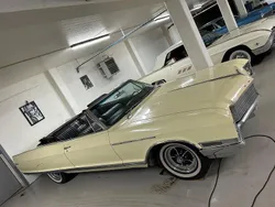 Ljusgul Begagnad 1966 Buick Electra 225 Cab | 275 000 kr
