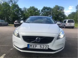 Vit Begagnad 2013 Volvo V40 Kombi | 75 000 kr (Lite dyr)