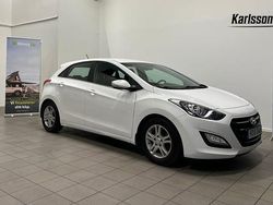 Vit Begagnad 2016 Hyundai i30 Comfort Halvkombi | 109 900 kr (Marknadspris)