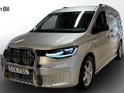 Silver (reflexsilver metallic) Begagnad 2022 VW Caddy Maxi Minibuss | 279 000 kr (Marknadspris)