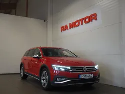 Röd Begagnad 2021 VW Passat Alltrack Executive Kombi | 269 900 kr (Bra pris)