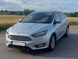 Grå Begagnad 2016 Ford Focus Titanium Halvkombi | 79 999 kr (Marknadspris)