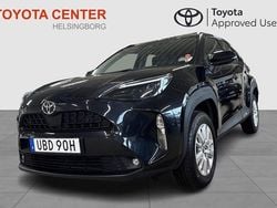 Svart Begagnad 2024 Toyota Yaris Hybrid Active SUV | 289 900 kr (Marknadspris)