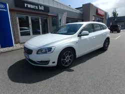 Vit Begagnad 2015 Volvo V60 Momentum Kombi | 179 900 kr (Marknadspris)