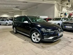 Svart (deep black pearl) Begagnad 2017 VW Golf Alltrack Kombi | 168 000 kr (Marknadspris)