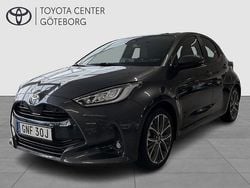Mörkgrå Begagnad 2024 Toyota Yaris Hybrid Style Halvkombi | 279 900 kr (Lite dyr)