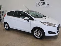 Vit Begagnad 2015 Ford Fiesta Titanium Halvkombi | 79 900 kr (Marknadspris)
