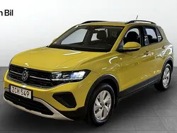 Gul Begagnad 2023 VW T-Cross Life SUV | 214 800 kr (Marknadspris)