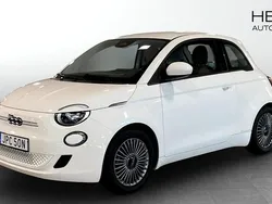 Vit (white) Begagnad 2022 Fiat 500e Icon Halvkombi | 199 900 kr (Marknadspris)