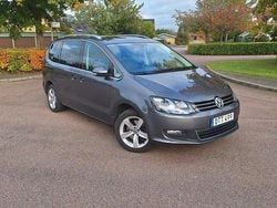 Grå Begagnad 2015 VW Sharan Minibuss | 180 000 kr (Superpris)