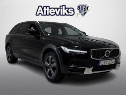 Svart Begagnad 2019 Volvo V90 CC Momentum Kombi | 244 900 kr (Superpris)