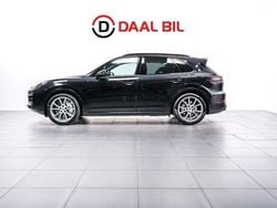 Svart Begagnad 2018 Porsche Cayenne Turbo Sport SUV | 679 000 kr (Marknadspris)