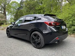 Svart Begagnad 2016 Mazda 3 Inclusive Halvkombi | 99 500 kr (Bra pris)