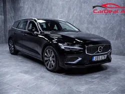 Svart Begagnad 2021 Volvo V60 Momentum Kombi | 258 800 kr (Bra pris)