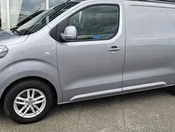 Grå Begagnad 2020 Peugeot Expert Van | 249 000 kr (Marknadspris)