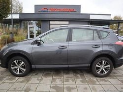 Grå Begagnad 2015 Toyota RAV4 SUV | 174 900 kr (Bra pris)