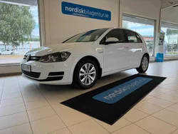 Vit (pure white) Begagnad 2016 VW Golf VII Halvkombi | 119 900 kr (Marknadspris)