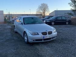 Ljusgrå Begagnad 2006 BMW 523 Sedan | 49 900 kr (Bra pris)