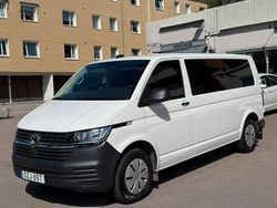 Vit Begagnad 2021 VW Caravelle Minibuss | 329 000 kr (Bra pris)
